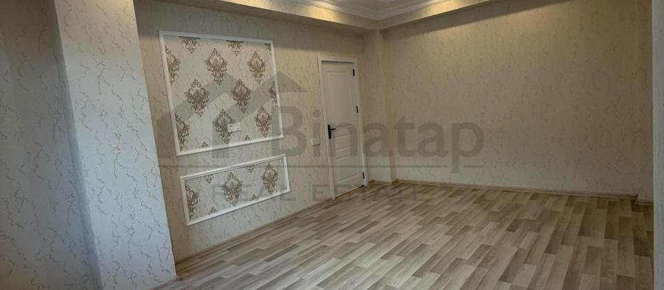 Qurtuluş 93 yaşayış kompleksində təmirli,kupçalı bina evi satılır. - 2