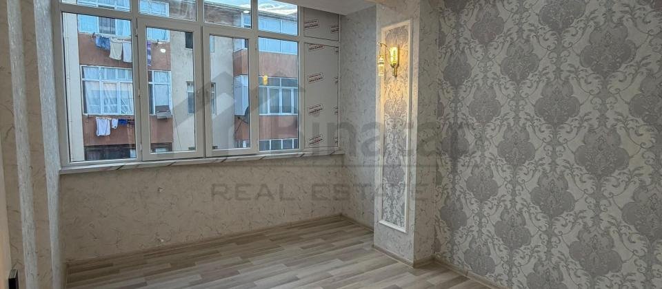 Qurtuluş 93 yaşayış kompleksində təmirli,kupçalı bina evi satılır. - 4