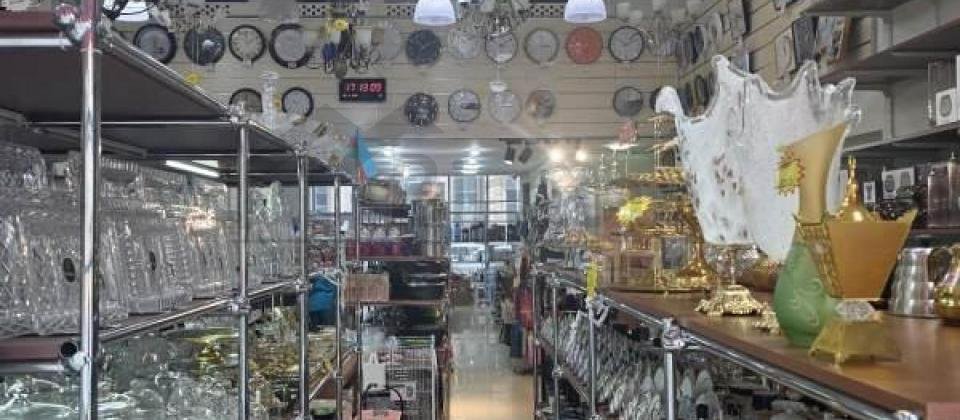 Obyekt icareye verilir/415 kv.m., Baku Mall ve Lezzet sirniyyat evinin yaninda yerlesir