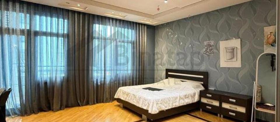 Satilir 4 otaqli menzil/217 kv.m., Bulbul prospekti, Zabitler ve Qis parkina yaxindir - 3