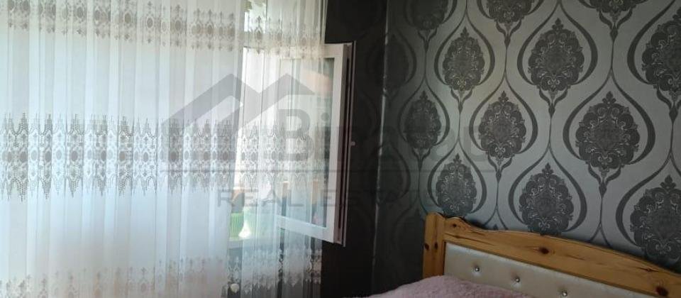 Qurtuluş 93 yaşayış kompleksində təmirli bina evi satılır. - 2