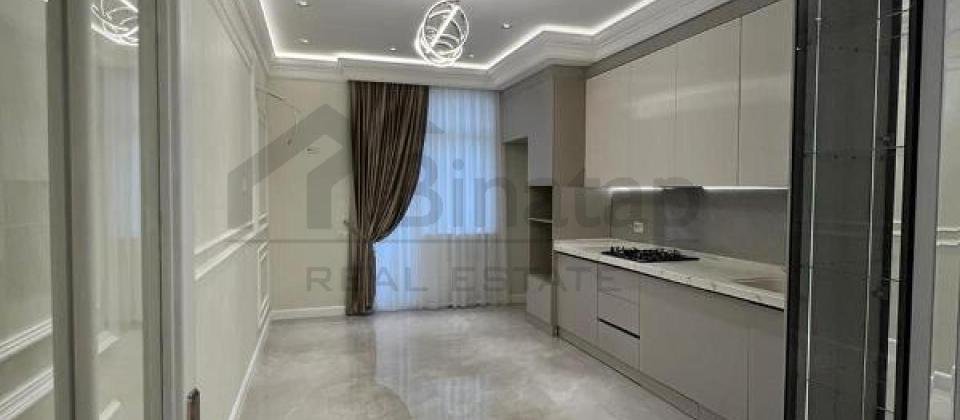 Satilir 4 otaqli menzil/172 kv.m., Semed Vurgun kucesi, Zabitler parkinin yaninda yerlesir - 7