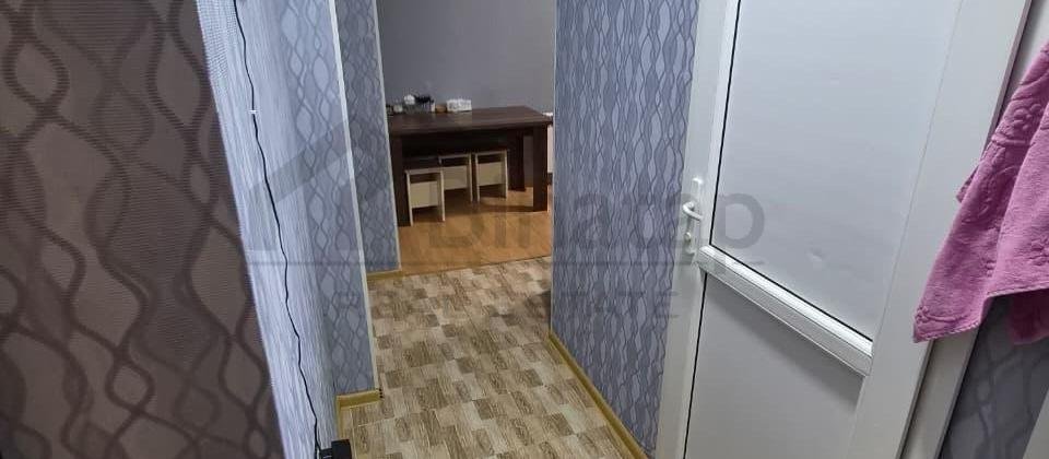 Qurtuluş 93 yaşayış kompleksində təmirli bina evi satılır - 2