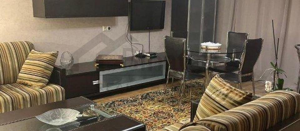Satilir 3 otaqli menzil/60 kv.m., İnsaatcilar prospekti, Nizami m/s yaxindir