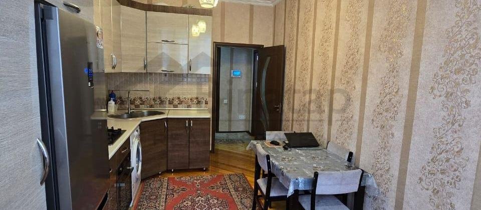 Yeni Bakı yaşayış kompleksində təmirli bina evi satılır - 9