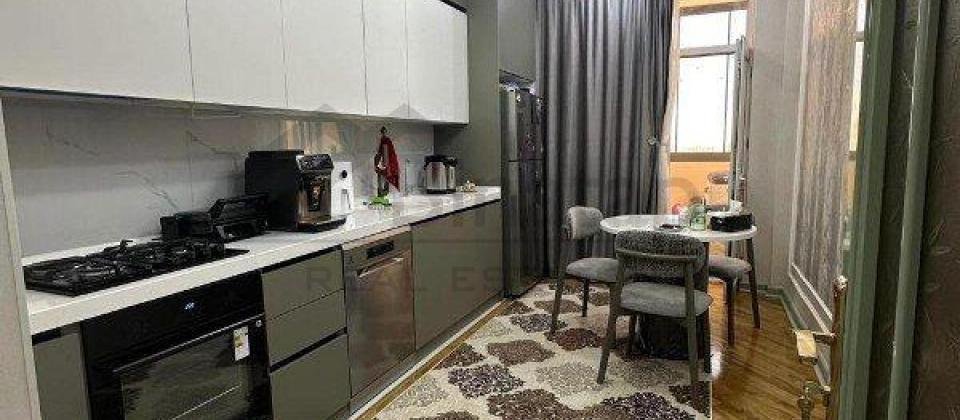 Satilir 3 otaqli menzil/108 kv.m., Qelebe dairesi, Baku Mallun yani, İnsaatcilar m/s yaxindir - 9