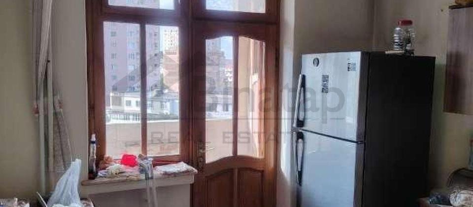 Satilir 3 otaqli menzil/65 kv.m., Hesen Eliyev kucesi (İnqlab), 8 Noyabr m/s yaxindir - 6