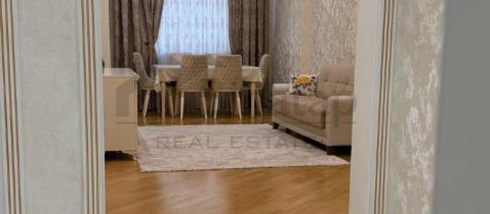 Satilir 2 otaqli menzil/65 kv.m., 8ci mkrn, Genclik ve Azadliq Prospekti m/s yaxindir