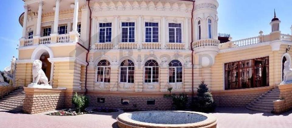 Satilir 10 otaqli villa/3000 kv.m., Tbilisi prospekti, Avropa otelin arxasinda yerlesir - 4