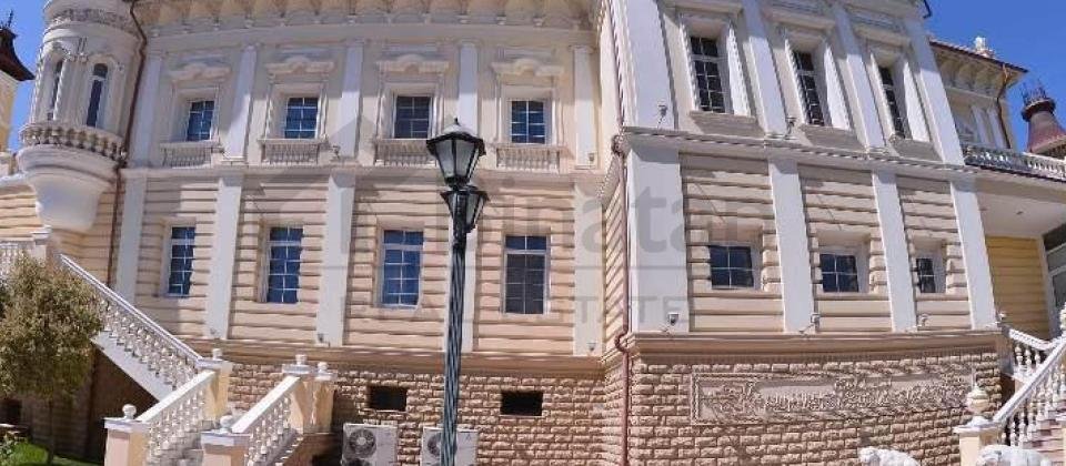 Satilir 10 otaqli villa/3000 kv.m., Tbilisi prospekti, Avropa otelin arxasinda yerlesir - 5