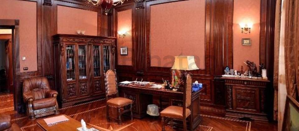 Satilir 10 otaqli villa/3000 kv.m., Tbilisi prospekti, Avropa otelin arxasinda yerlesir - 11