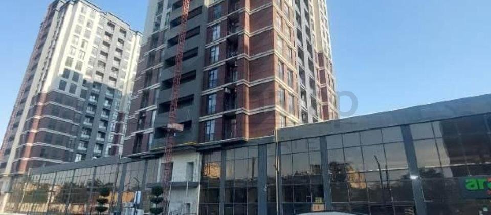 Satilir 3 otaqli menzil/121 kv.m., 8ci mkrn, Tennis Akademiyasinin yaninda yerlesir