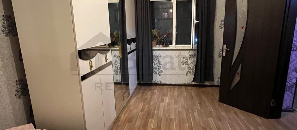 Masazır Qurtuluş 93-də, 3 otaqlı mənzil 130000 azn-nə satılır. - 6