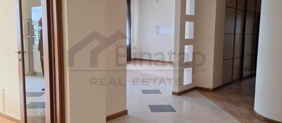 Kirayə verilir 4 otaqlı yeni tikili 200 m², 28 may m. - 8