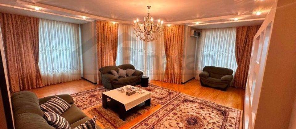 Satilir 3 otaqli menzil/148 kv.m., Tbilisi prospekti, İst petrolun yani, 8 Noyabr m/s yaxindir