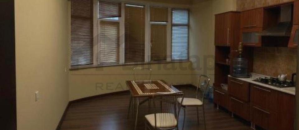 Satilir 4 otaqli menzil/198 kv.m., Resid Behbudov kucesi, Xarici Diller Universitetinin yani - 8