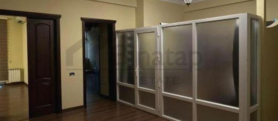 Satilir 4 otaqli menzil/198 kv.m., Resid Behbudov kucesi, Xarici Diller Universitetinin yani - 11