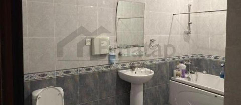 Satilir 4 otaqli menzil/198 kv.m., Resid Behbudov kucesi, Xarici Diller Universitetinin yani - 15