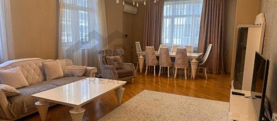 Satilir 3 otaqli menzil/138 kv.m., Semed Vurgun baginin yani, 28 May m/s yaxindir