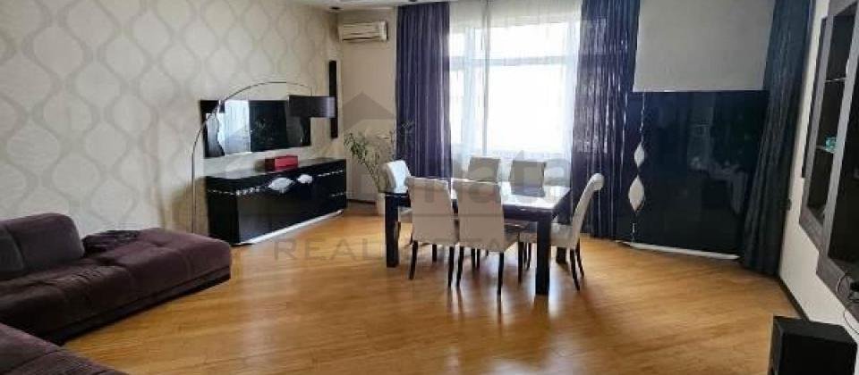 Satilir 3 otaqli menzil/136 kv.m., Avrasiya Hospitalin yani, Tibb Universitetine yaxindir