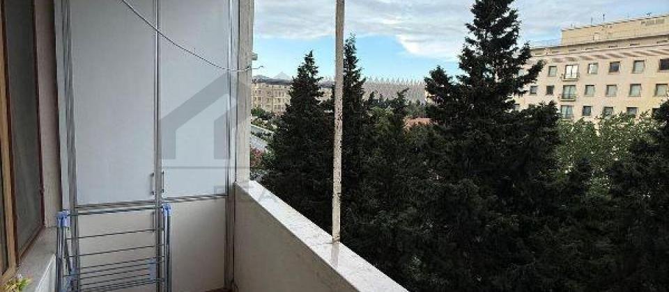 Satilir 2 otaqli menzil/65 kv.m., İzmir parki ve Hyatt Regency in yaninda yerlesir - 8
