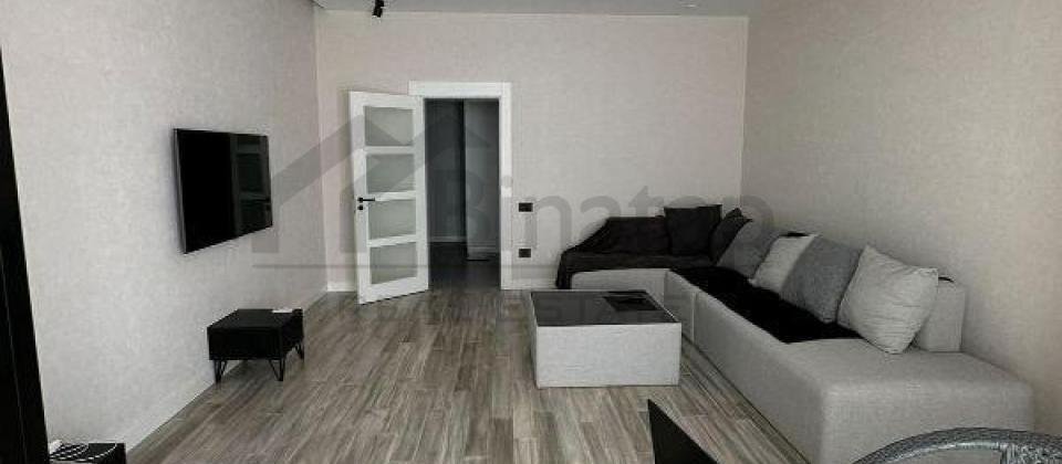 Satilir 3 otaqli menzil/135 kv.m., Yasil Ada usaq bagcasinin yani, 8 Noyabr m/s yaxindir - 2