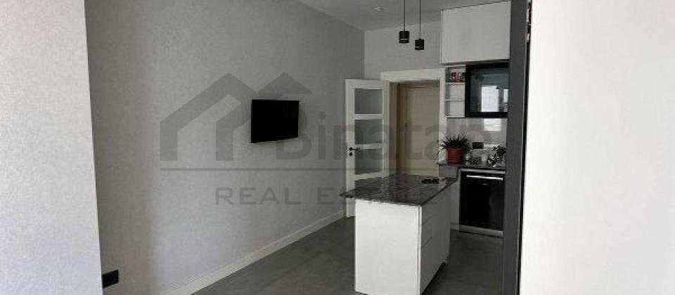 Satilir 3 otaqli menzil/135 kv.m., Yasil Ada usaq bagcasinin yani, 8 Noyabr m/s yaxindir - 10