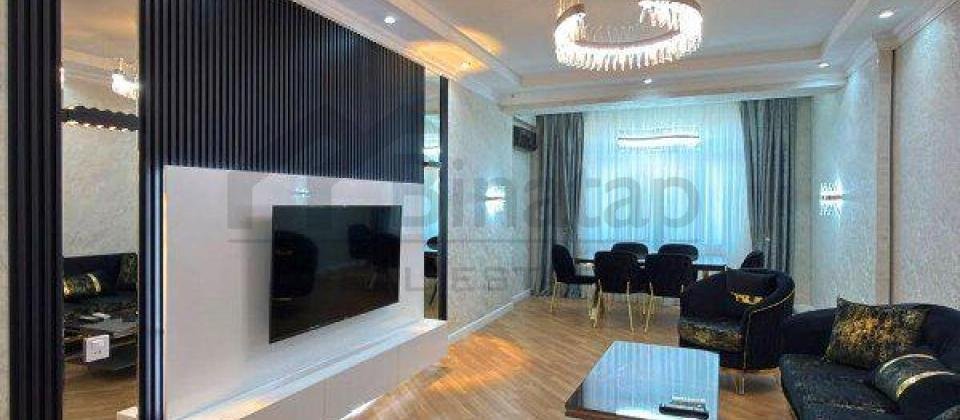 Satilir 2 otaqli menzil/98 kv.m., Tibb Universitetinin yaninda yerlesir