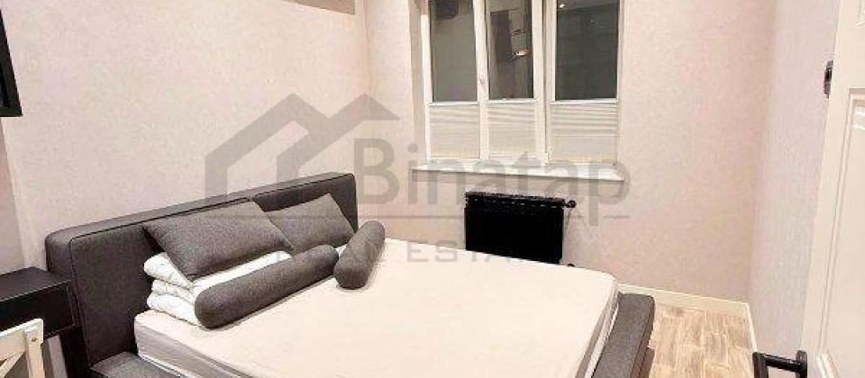 Satilir 3 otaqli menzil/135 kv.m., Yasil Ada usaq bagcasinin yani, 8 Noyabr m/s yaxindir - 4