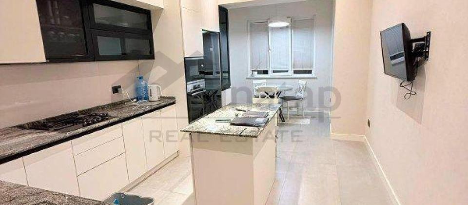 Satilir 3 otaqli menzil/135 kv.m., Yasil Ada usaq bagcasinin yani, 8 Noyabr m/s yaxindir - 6