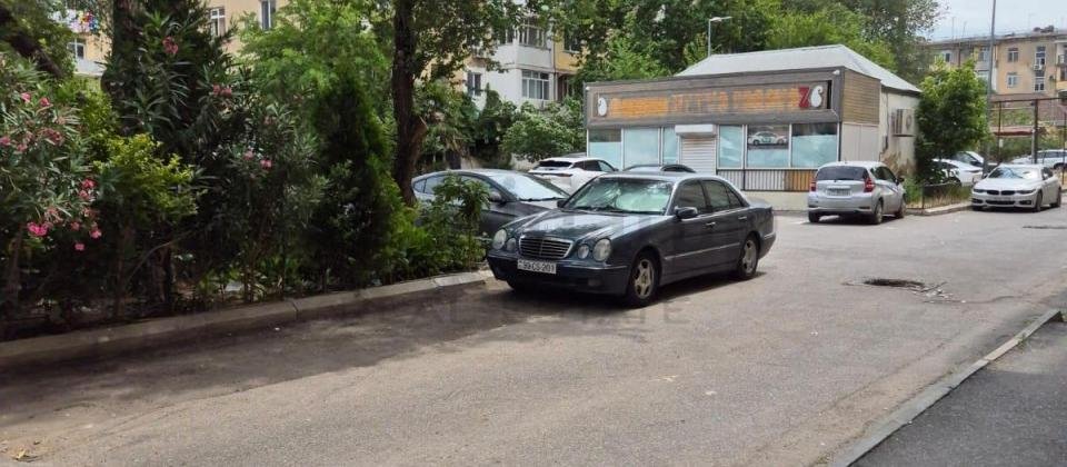 SATILIR Bakıxanov mall ilə üzbəüz binada 3 otaqlı mənzil - 12