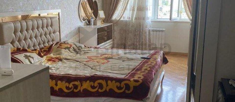 Satilir 3 otaqli menzil/88.1 kv.m., 1ci mkrn, Memar Ecemi ve 20 Yanvar m/s yaxindir - 2
