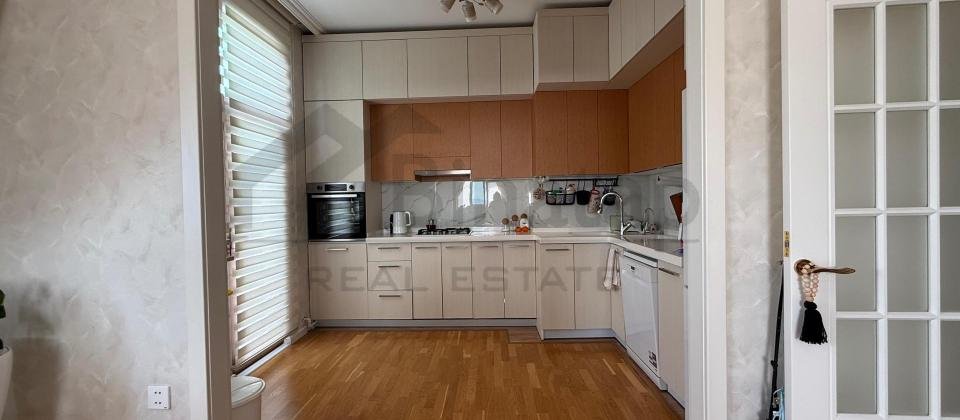 Azadlıq metrosu yaxınlığında işıqlı 2 otaqlı mənzil satılır! - 6