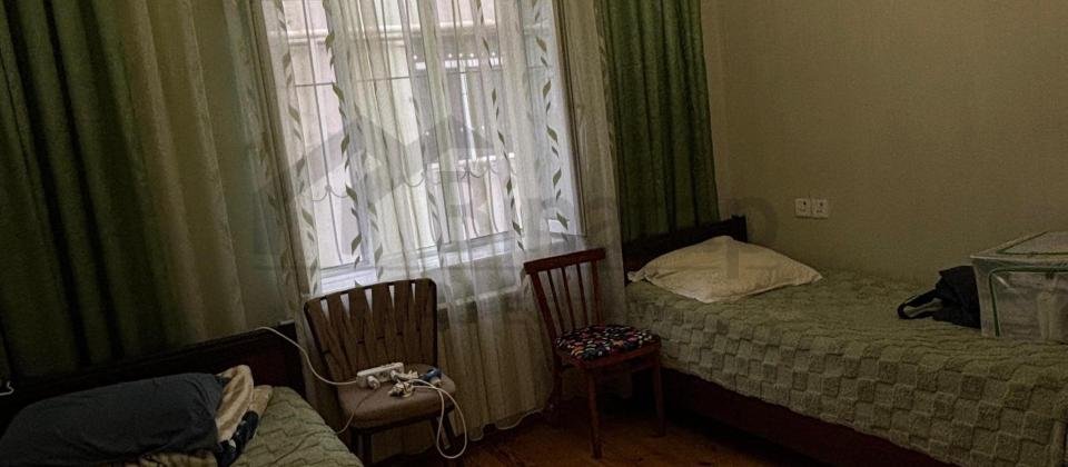 Zabrat 1də geniş, əşyalı, təmirli həyət evi