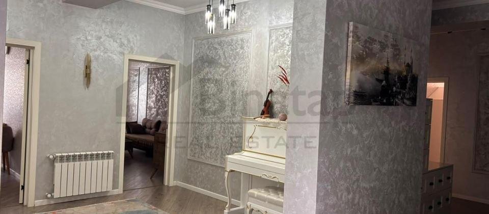 Satılır, 4 otaq + 1 mətbəx, 1 camaşırxana, 1 saxlama otağı - 6