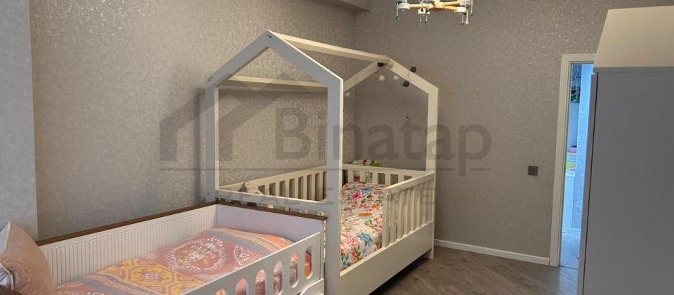 Satılır, 4 otaq + 1 mətbəx, 1 camaşırxana, 1 saxlama otağı - 11