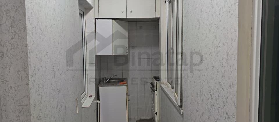 Satılır 2 otaqlı köhnə tikili 50 m², 4 mkrn - 8