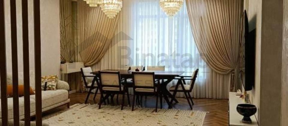 Satilir 3 otaqli menzil/120 kv.m., Yasamal parki ve İnshaatchilar m/s yaxindir