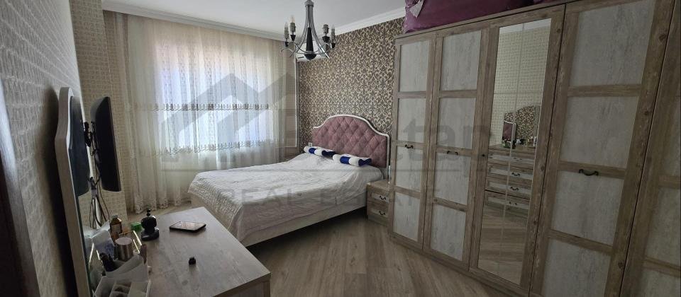 Yeni Yasamalda abad həyətdə ev satılır - 3