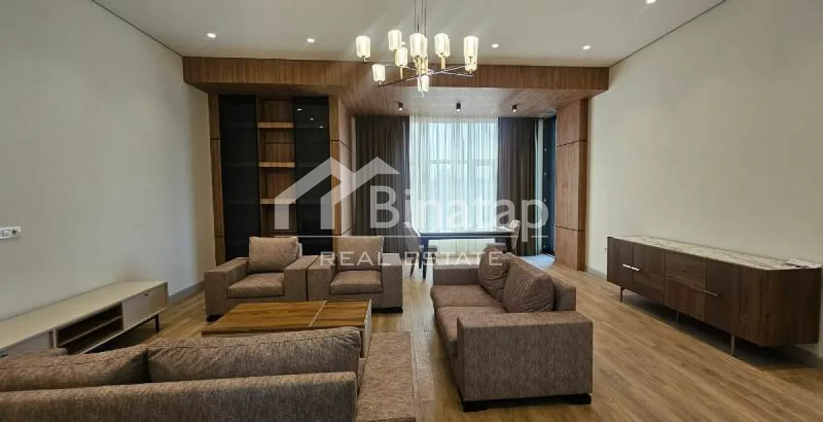 Satılır 3 otaqlı yeni tikili 175 m², 28 May m. — şəkil 1