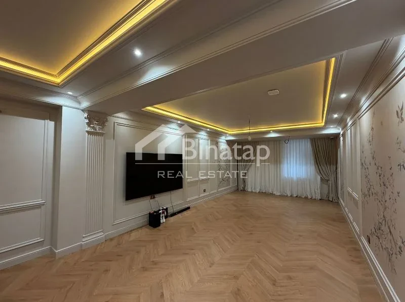 Satılır 4 otaqlı yeni tikili 210 m², Gənclik m.