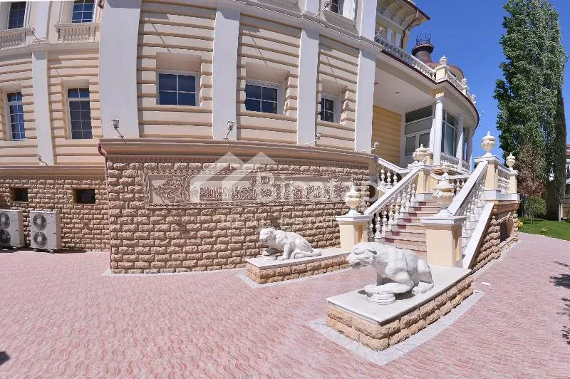 Satılır 5+ otaqlı həyət evi / bağ evi 3000 m², Nizami m. — şəkil 17