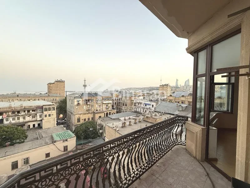 Satılır 3 otaqlı yeni tikili 138 m², Sahil m.