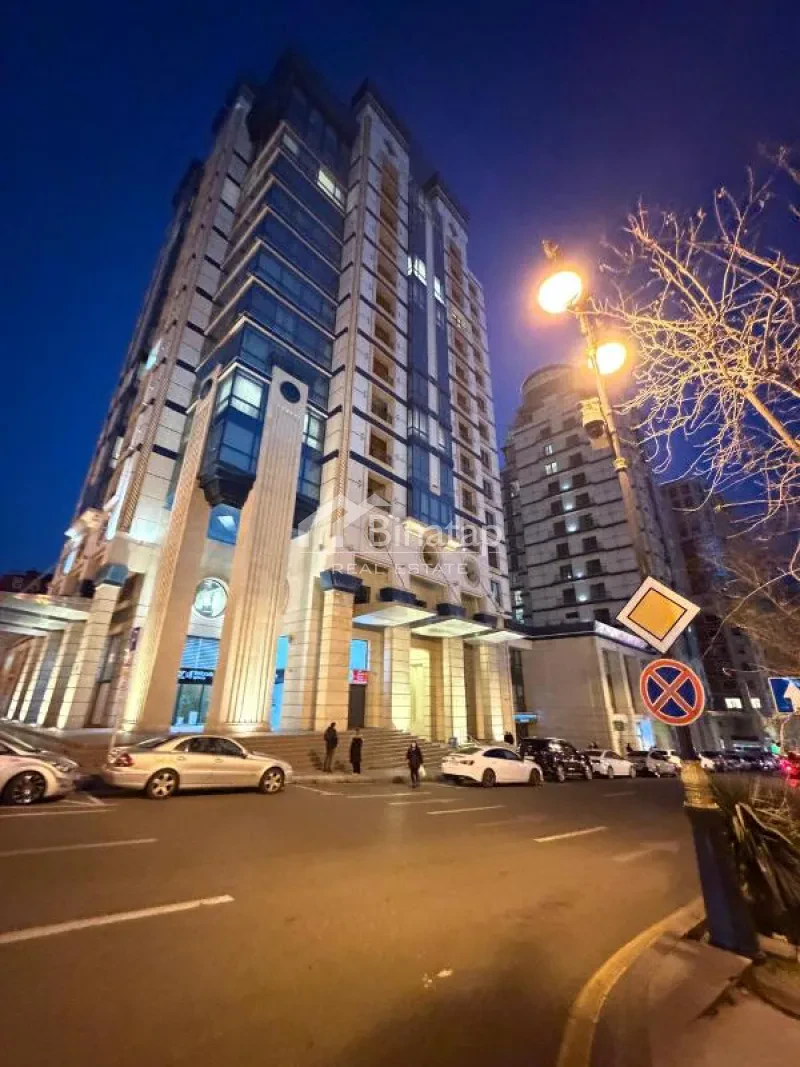 Satılır 4 otaqlı yeni tikili 172 m², 28 May m.