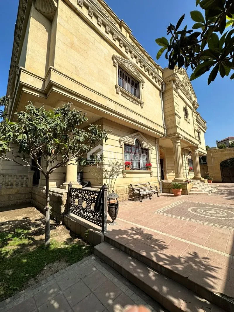 Satılır 5+ otaqlı həyət evi / bağ evi 1000 m², Gənclik m.