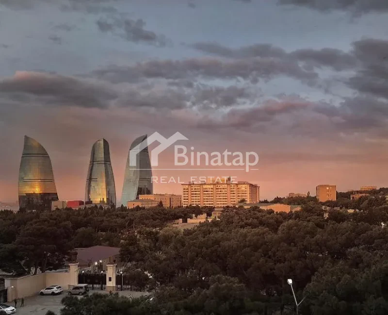 Satılır 4 otaqlı köhnə tikili 100 m², Elmlər Akademiyası m.