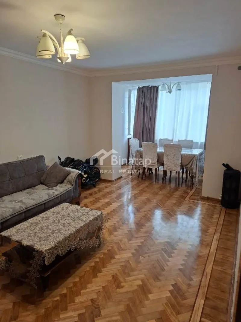 Satılır 3 otaqlı köhnə tikili 65 m², Elmlər Akademiyası m. — şəkil 1