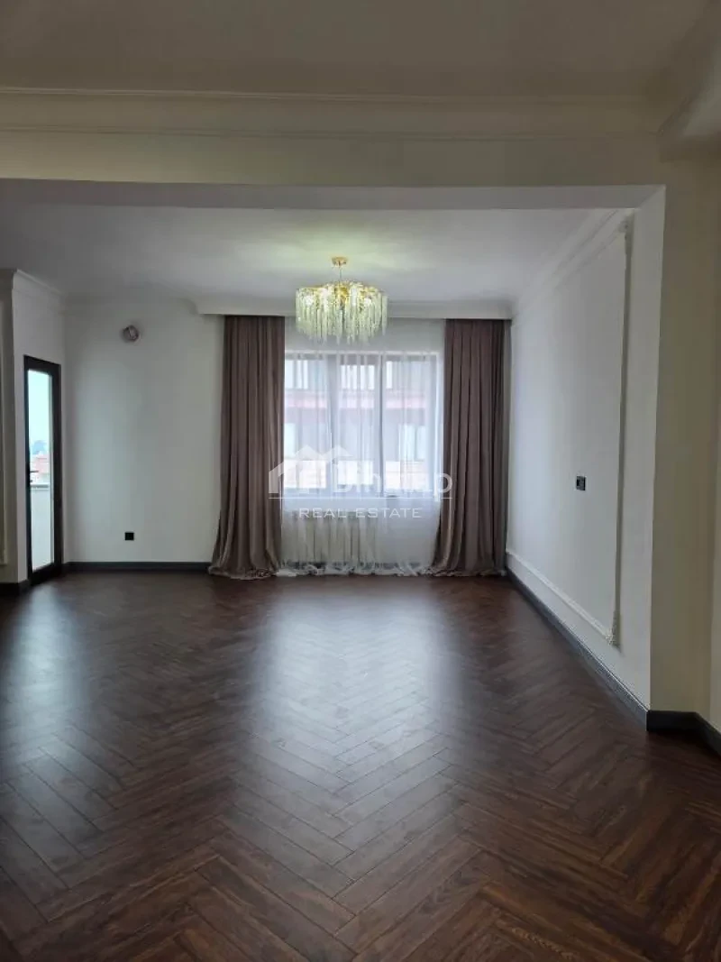 Satılır 3 otaqlı yeni tikili 142 m², 8 Noyabr m. — şəkil 2