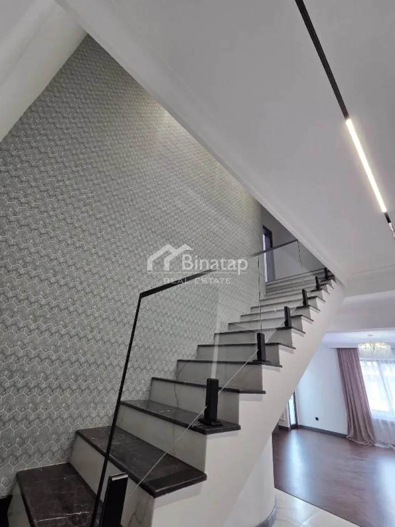 Satılır 3 otaqlı yeni tikili 142 m², 8 Noyabr m. — şəkil 13
