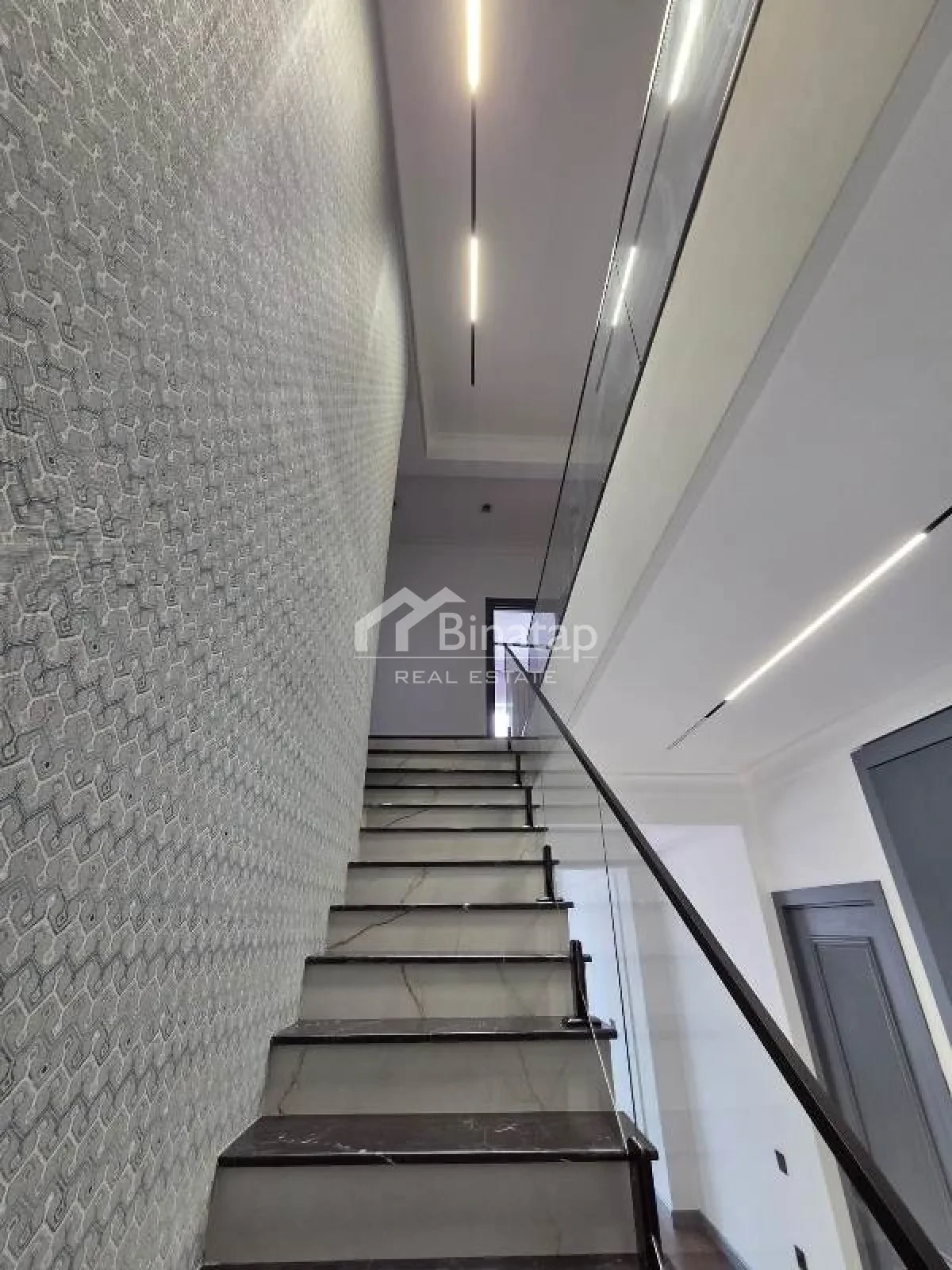 Satılır 3 otaqlı yeni tikili 142 m², 8 Noyabr m. — şəkil 14